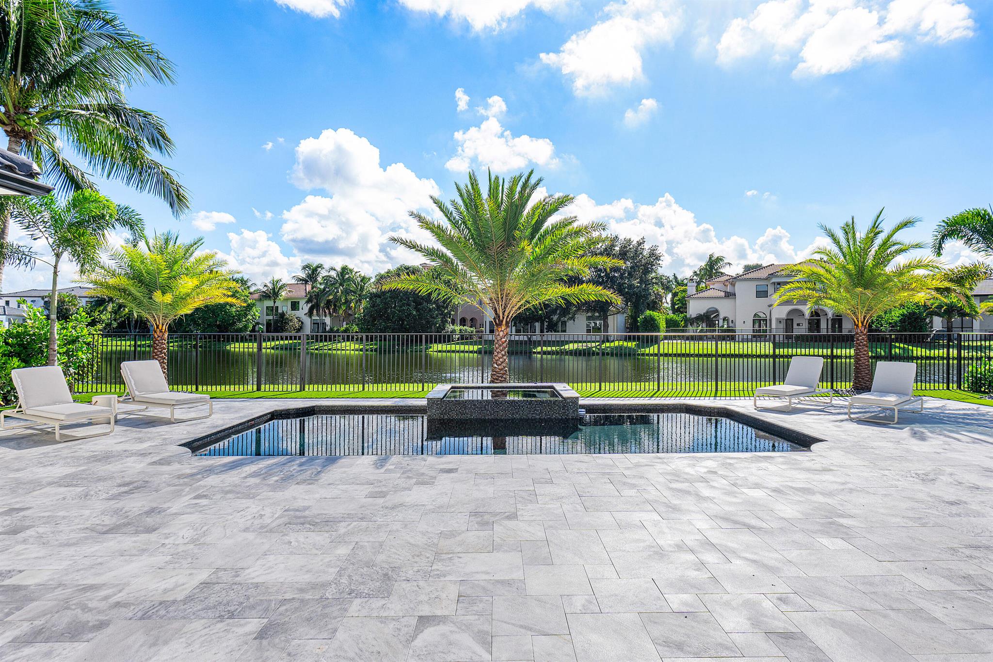 THE OAKS - Residential