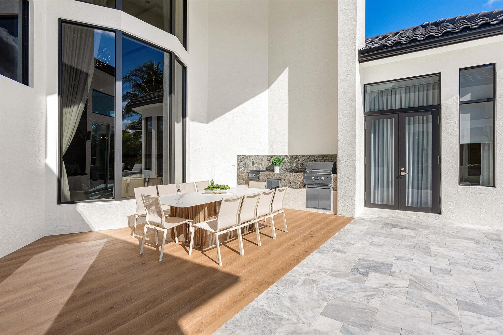 THE OAKS - Residential