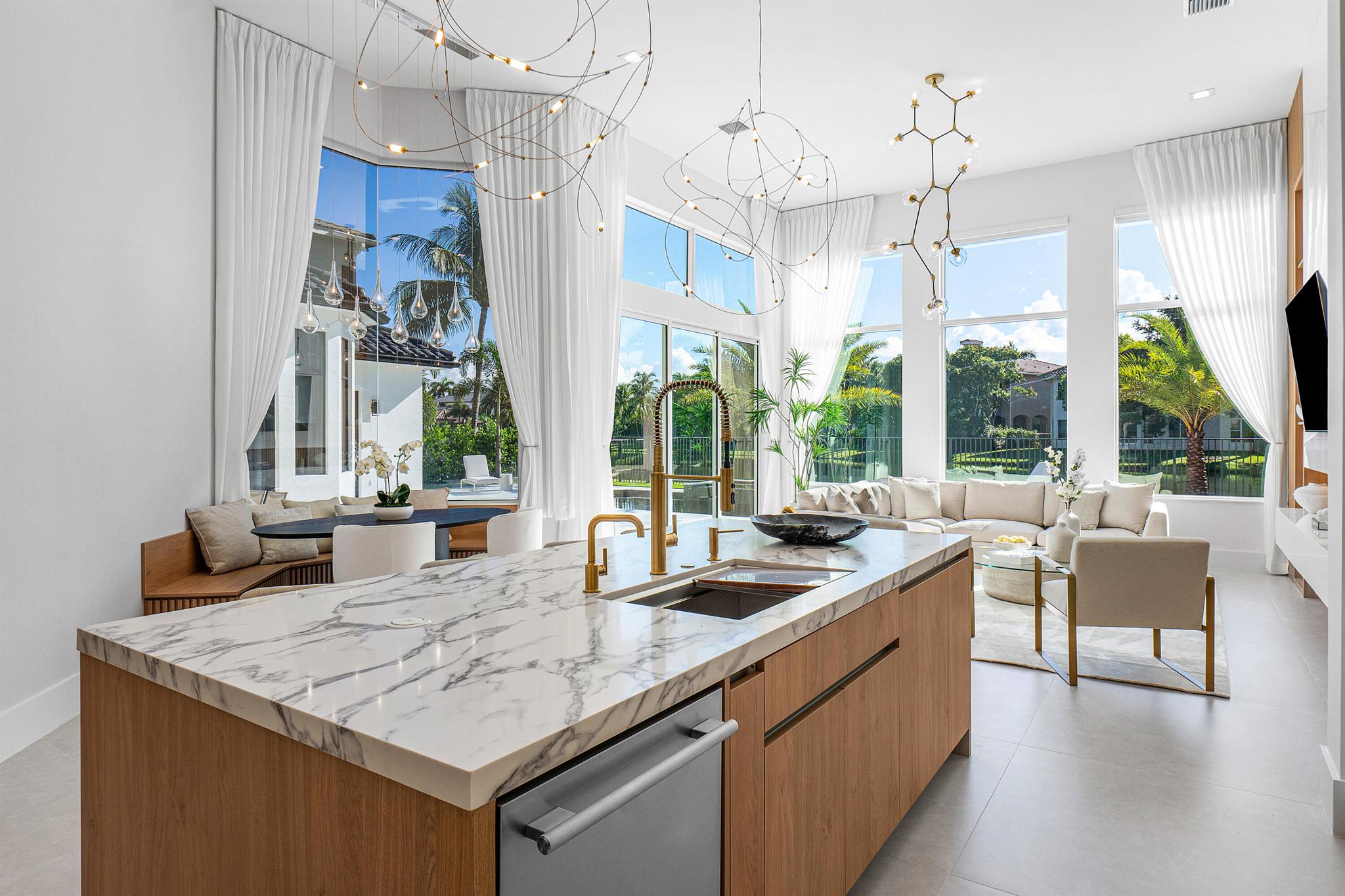 THE OAKS - Residential