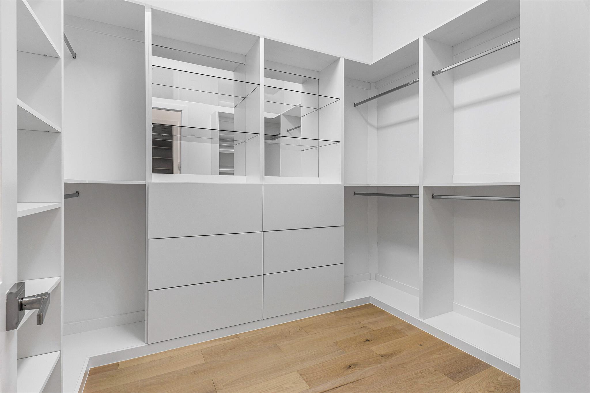 THE OAKS - Residential