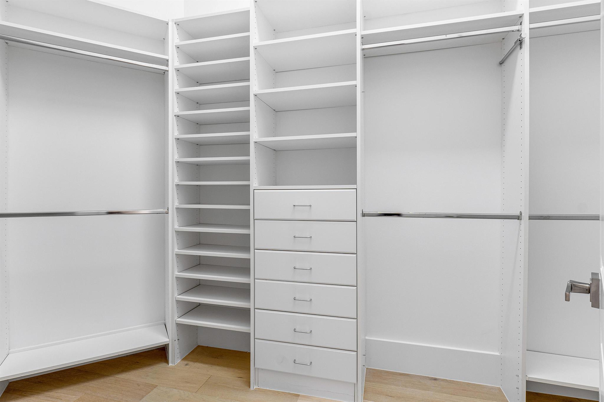 THE OAKS - Residential