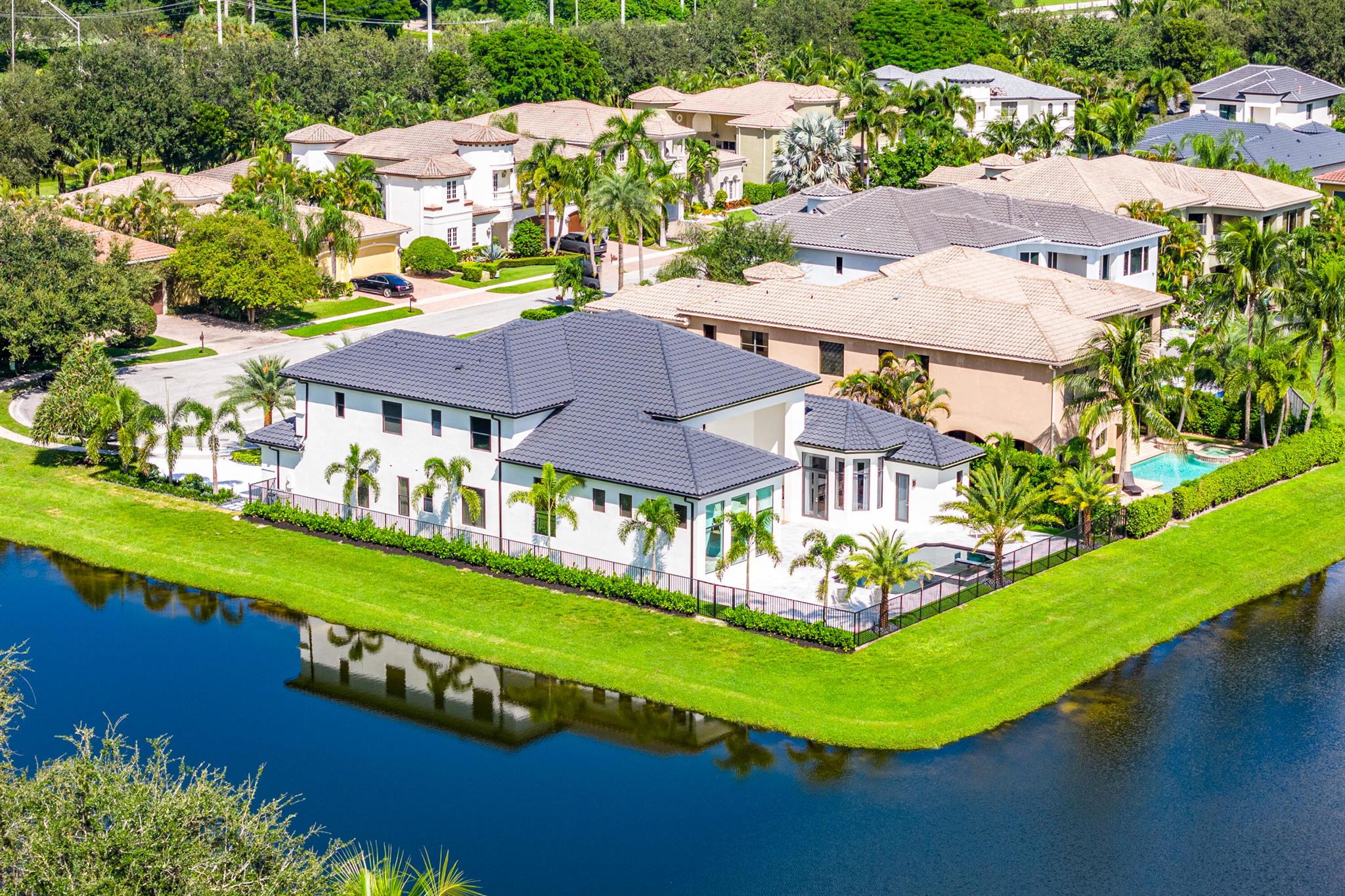 THE OAKS - Residential