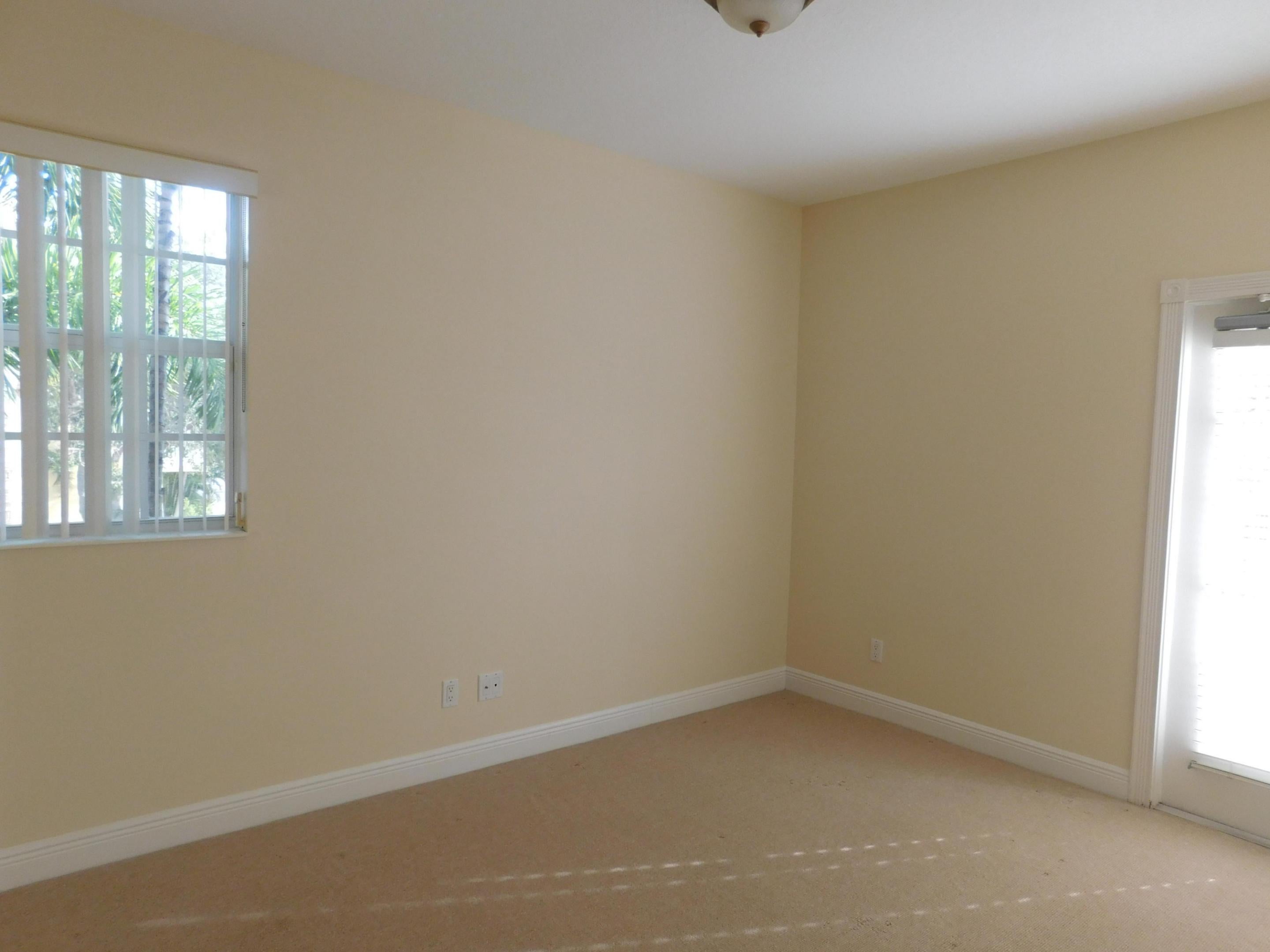 4014 Community Drive 1