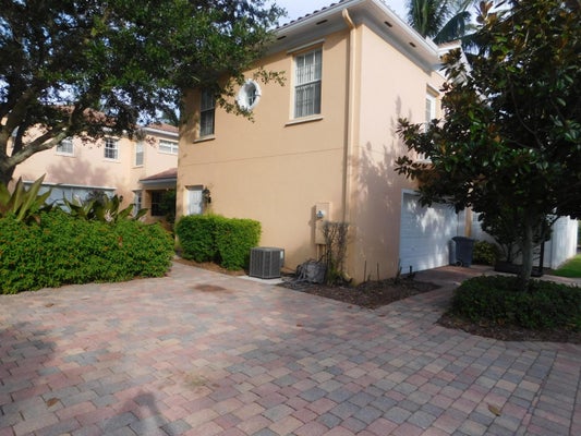 4014 COMMUNITY DR # 1, JUPITER, FL 33458 - Image 3cd0c7ab0ba4def2012810c1b2dc2e9f/2658201206