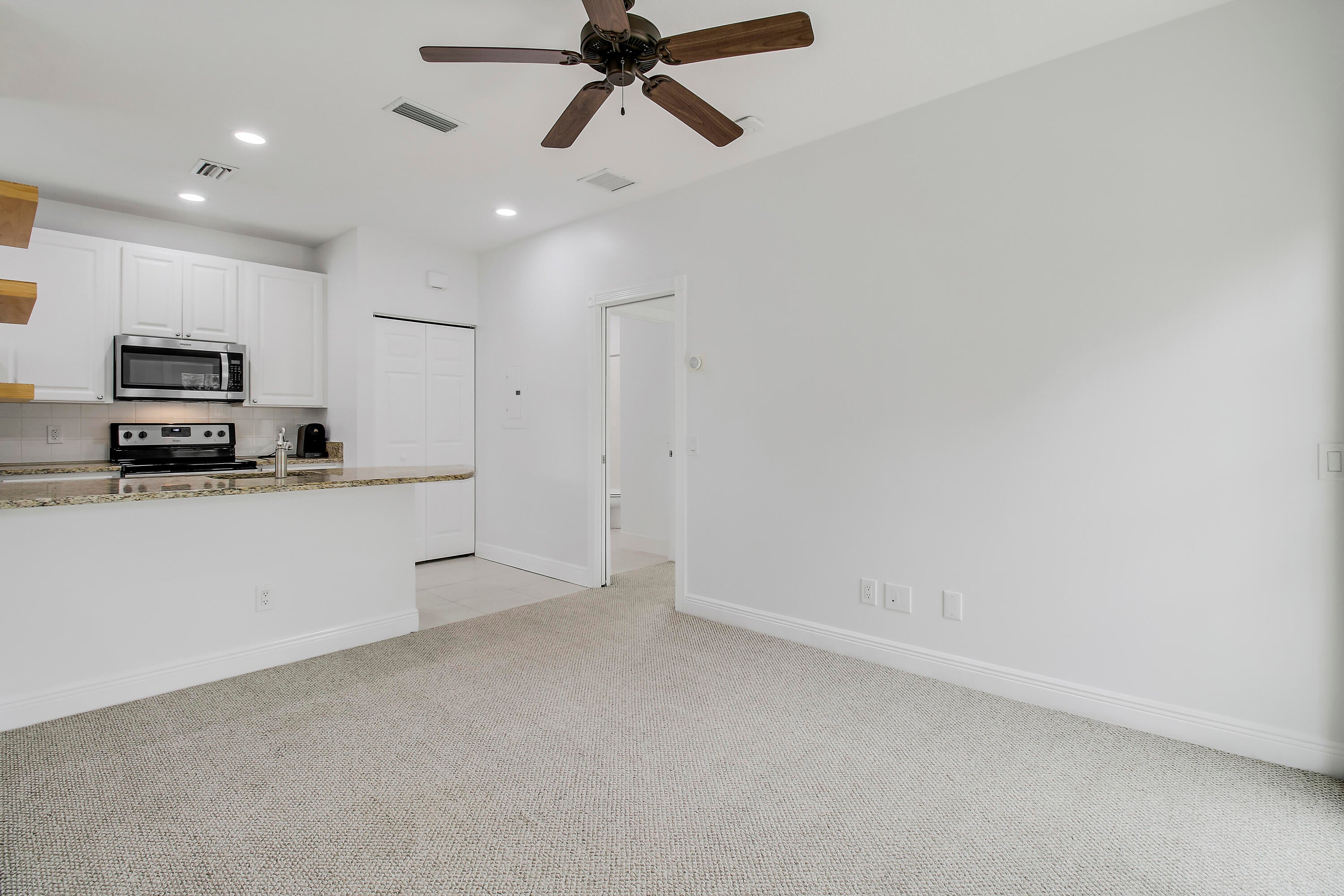 4014 Community Drive 1