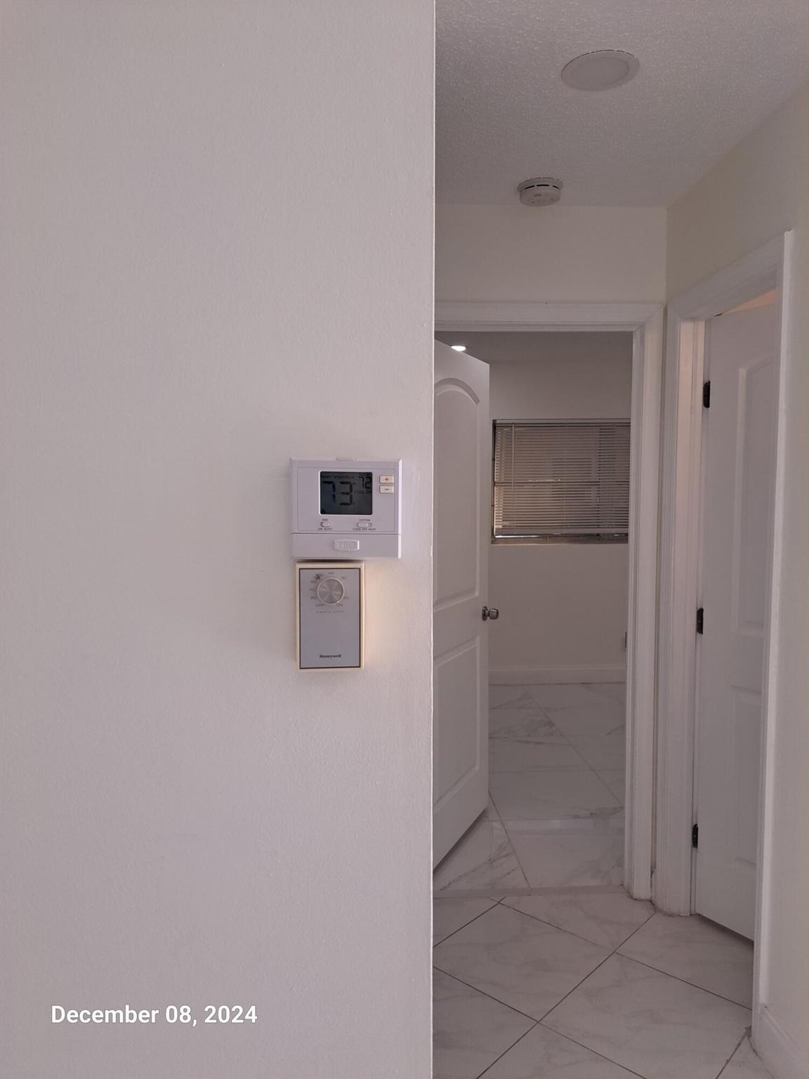 CRESTHAVEN VILLAS CONDO 2 - Residential Lease