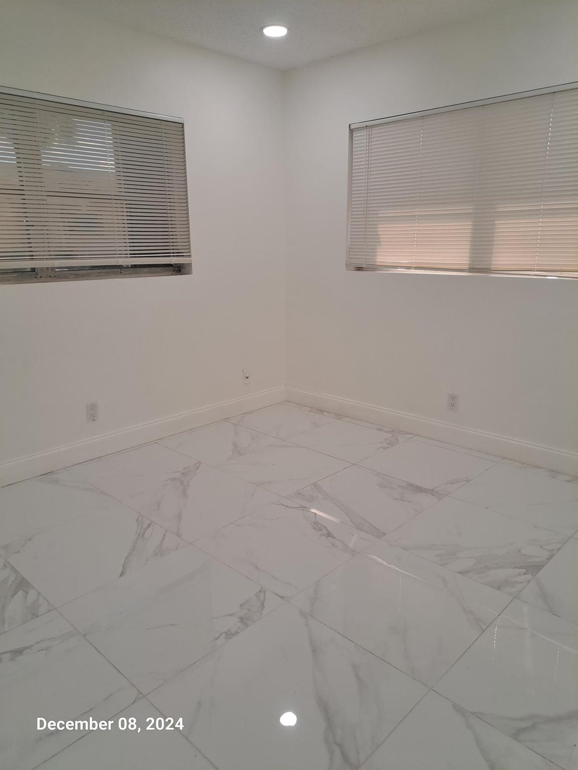 CRESTHAVEN VILLAS CONDO 2 - Residential Lease