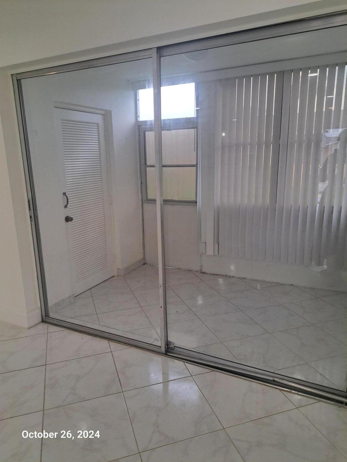 CRESTHAVEN VILLAS CONDO 2 - Residential Lease