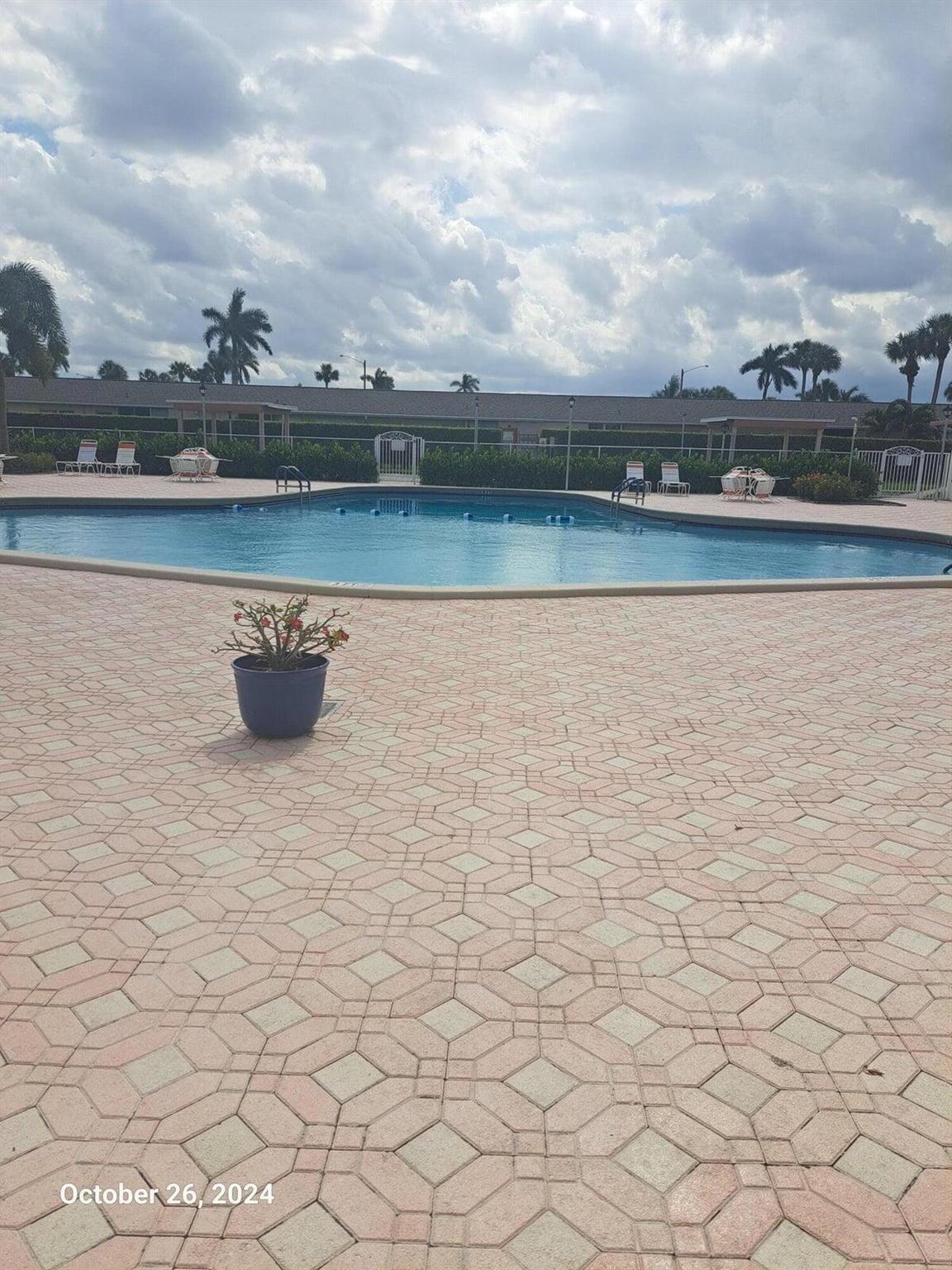 CRESTHAVEN VILLAS CONDO 2 - Residential Lease