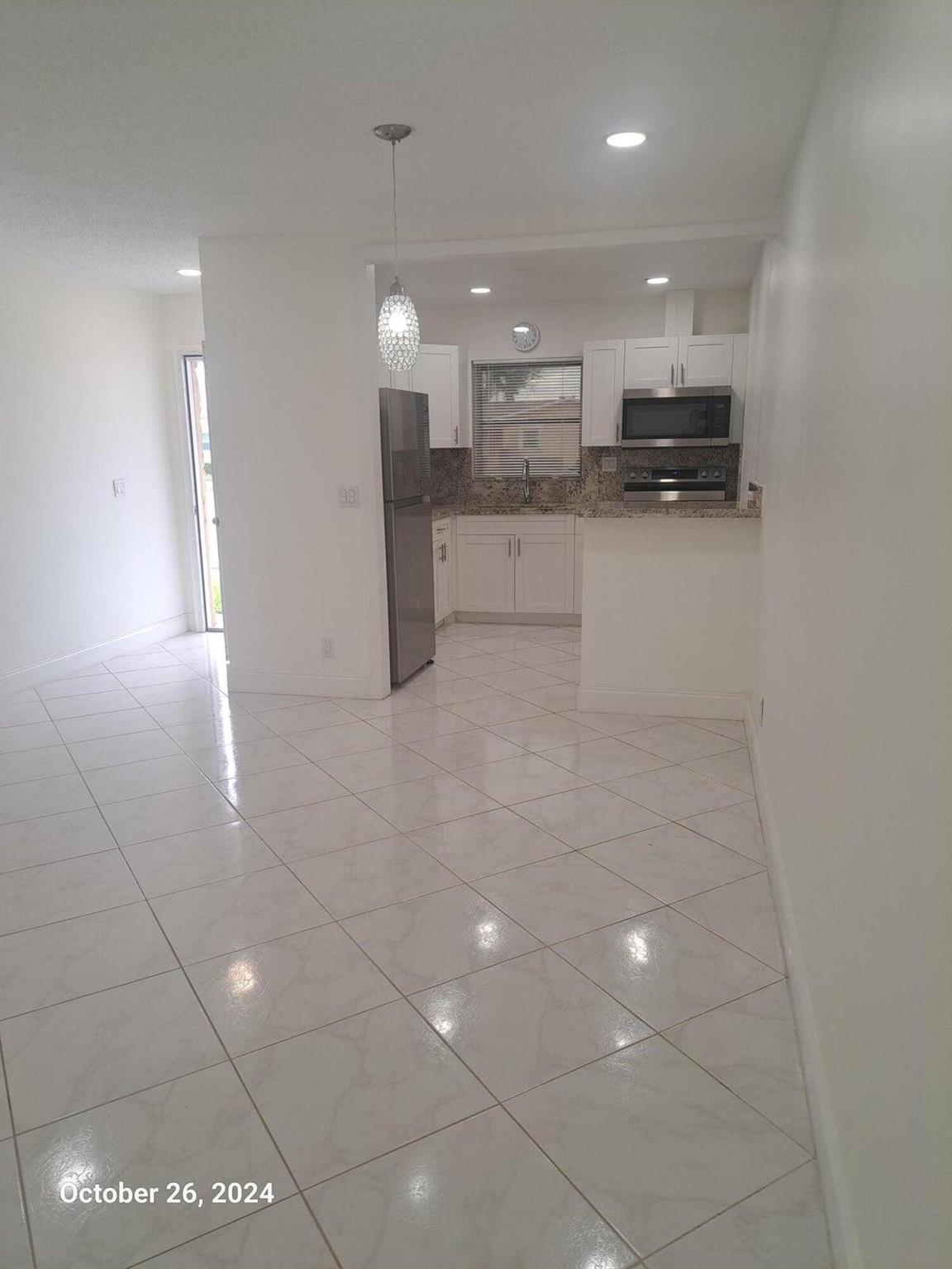 CRESTHAVEN VILLAS CONDO 2 - Residential Lease