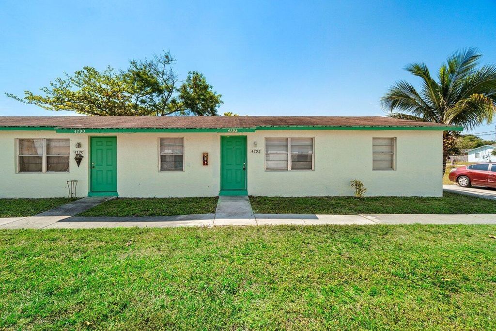 Photo of 4792 Gulfstream Road, Lake Worth, FL 33460 (MLS # R11068291)