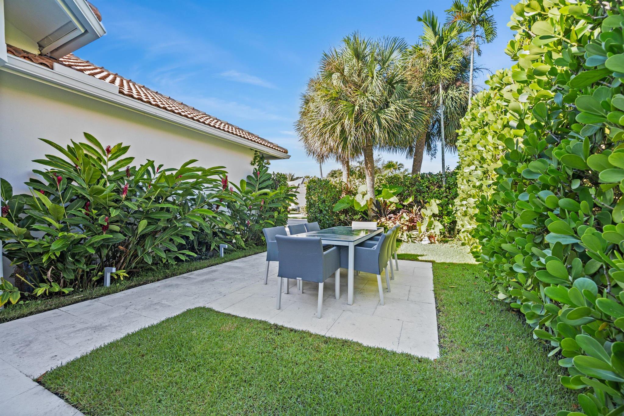 SHADY OAKS OF PALM BEACH - Residential