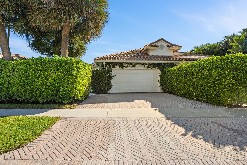 Photo of 2940 Twin Oaks Way, Wellington, FL 33414 (MLS # R11124862)