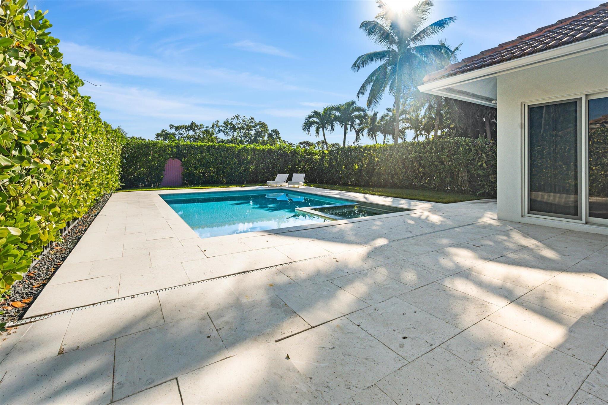 SHADY OAKS OF PALM BEACH - Residential