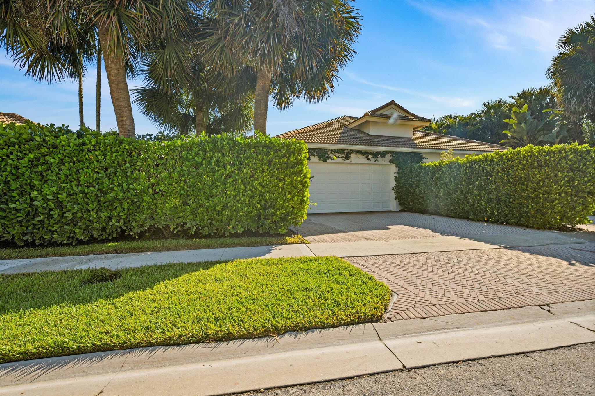 SHADY OAKS OF PALM BEACH - Residential