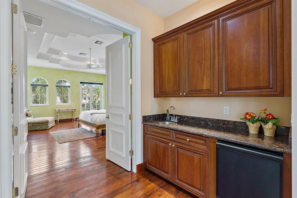 HARBOUR ISLES - Residential