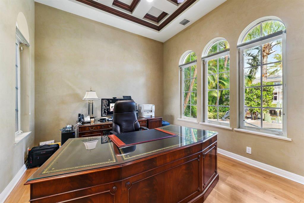 HARBOUR ISLES - Residential