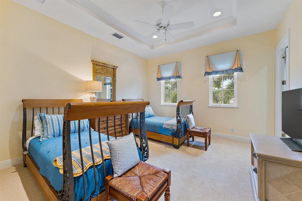 HARBOUR ISLES - Residential