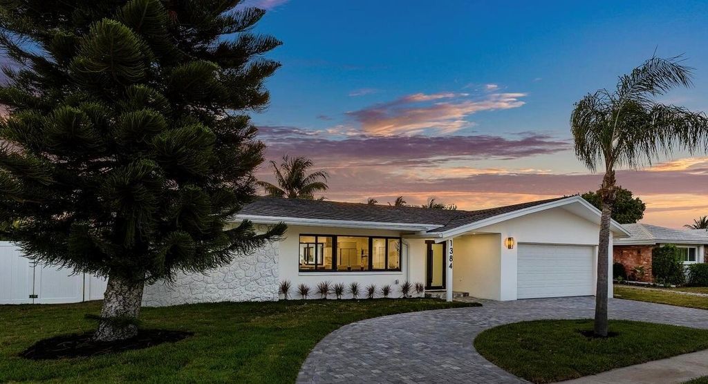 Photo of 1384 SW 12th Street, Boca Raton, FL 33486 (MLS # R11079682)