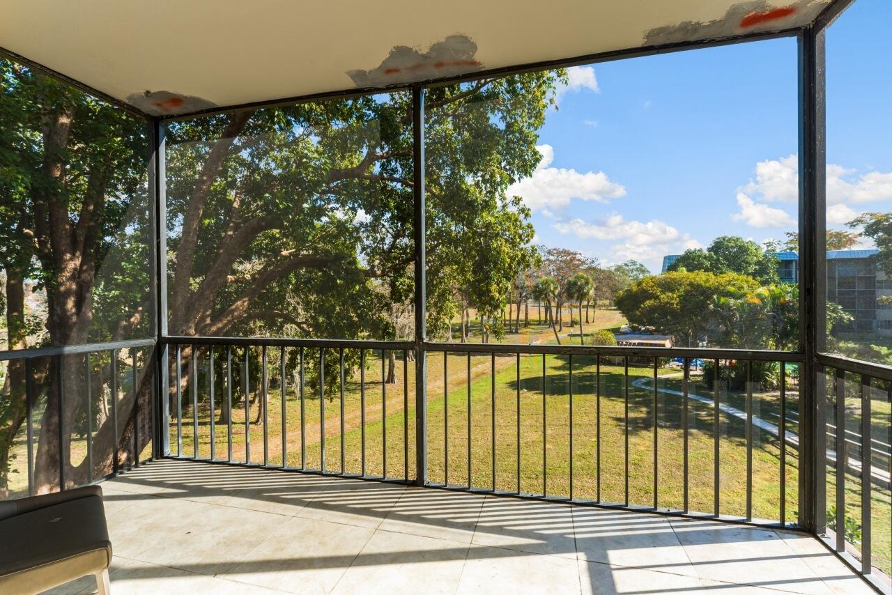 INVERRARY COUNTRY CLUB - Residential