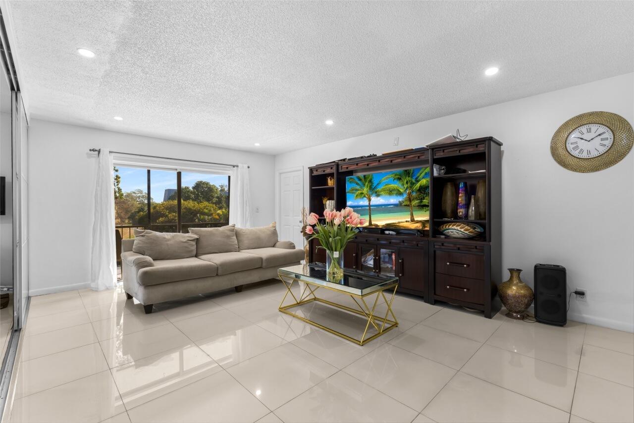 INVERRARY COUNTRY CLUB - Residential