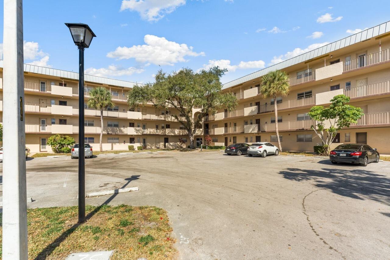 6301 N Falls Cir Drive 307