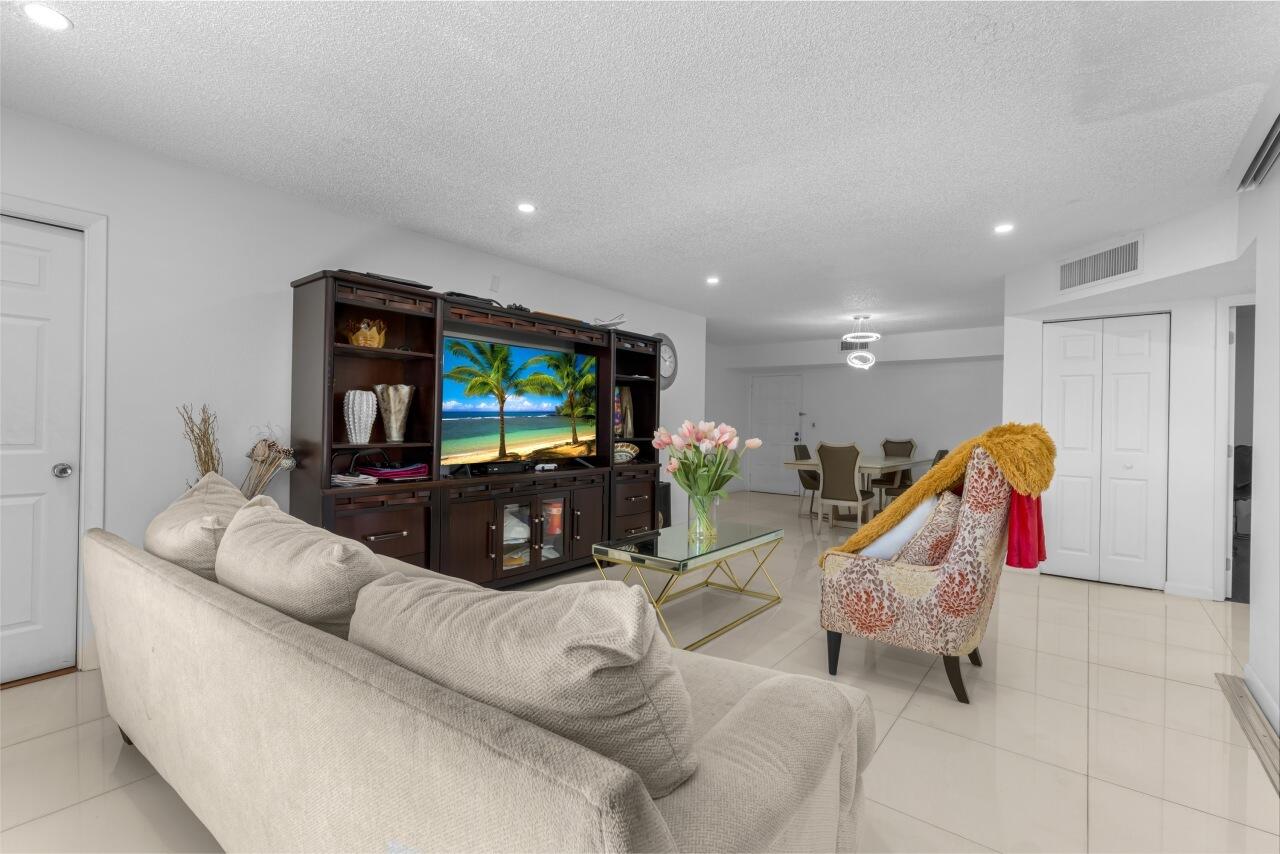 INVERRARY COUNTRY CLUB - Residential