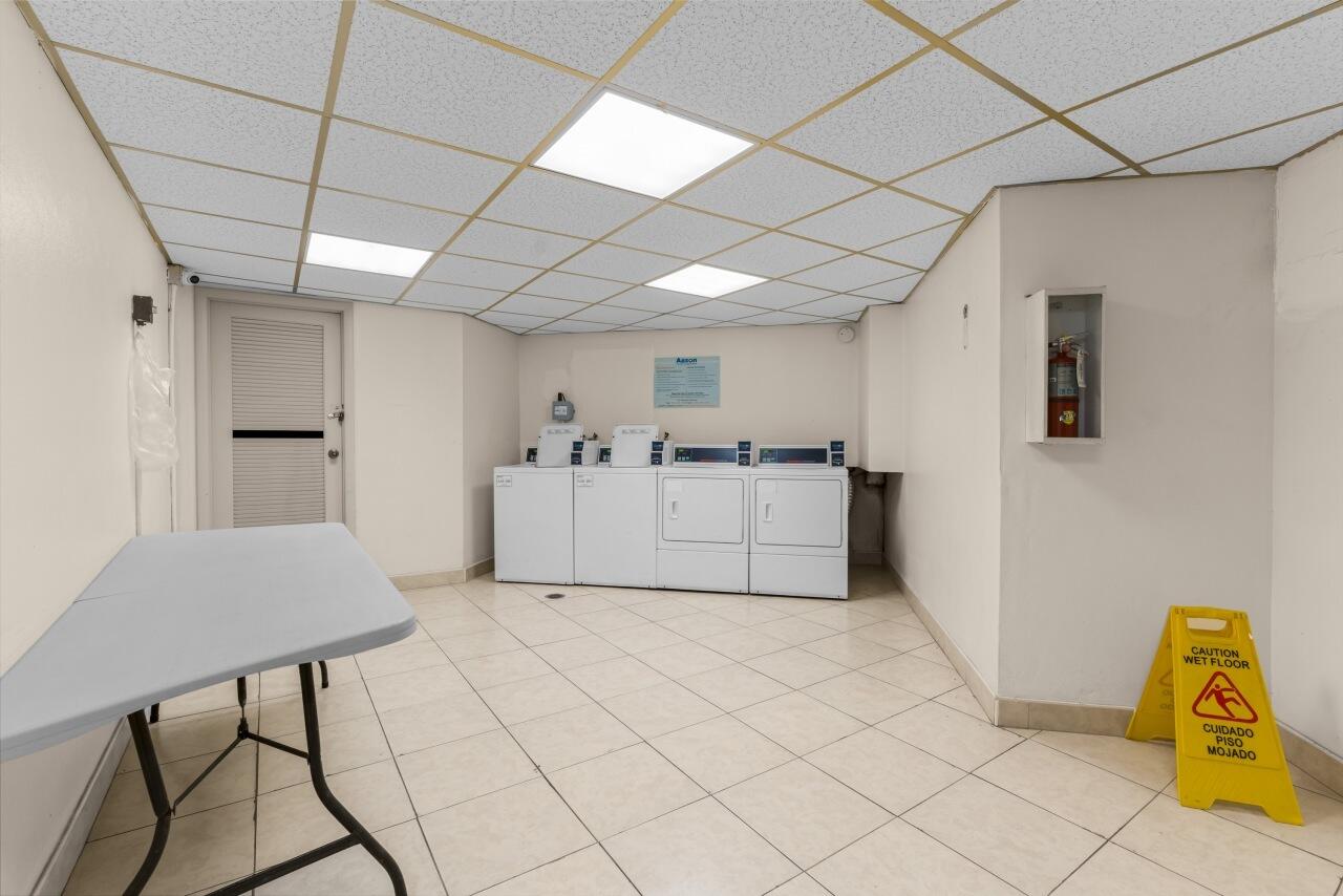 INVERRARY COUNTRY CLUB - Residential