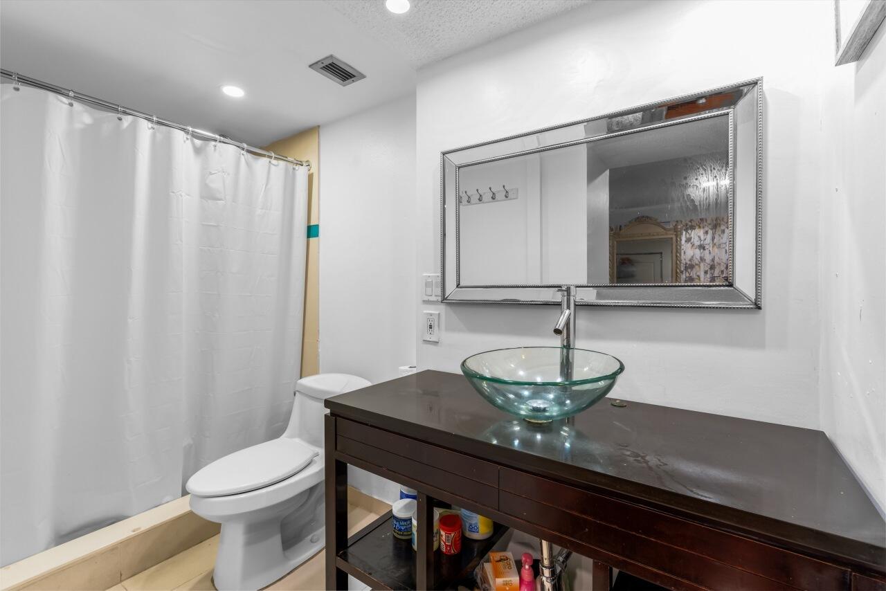 INVERRARY COUNTRY CLUB - Residential