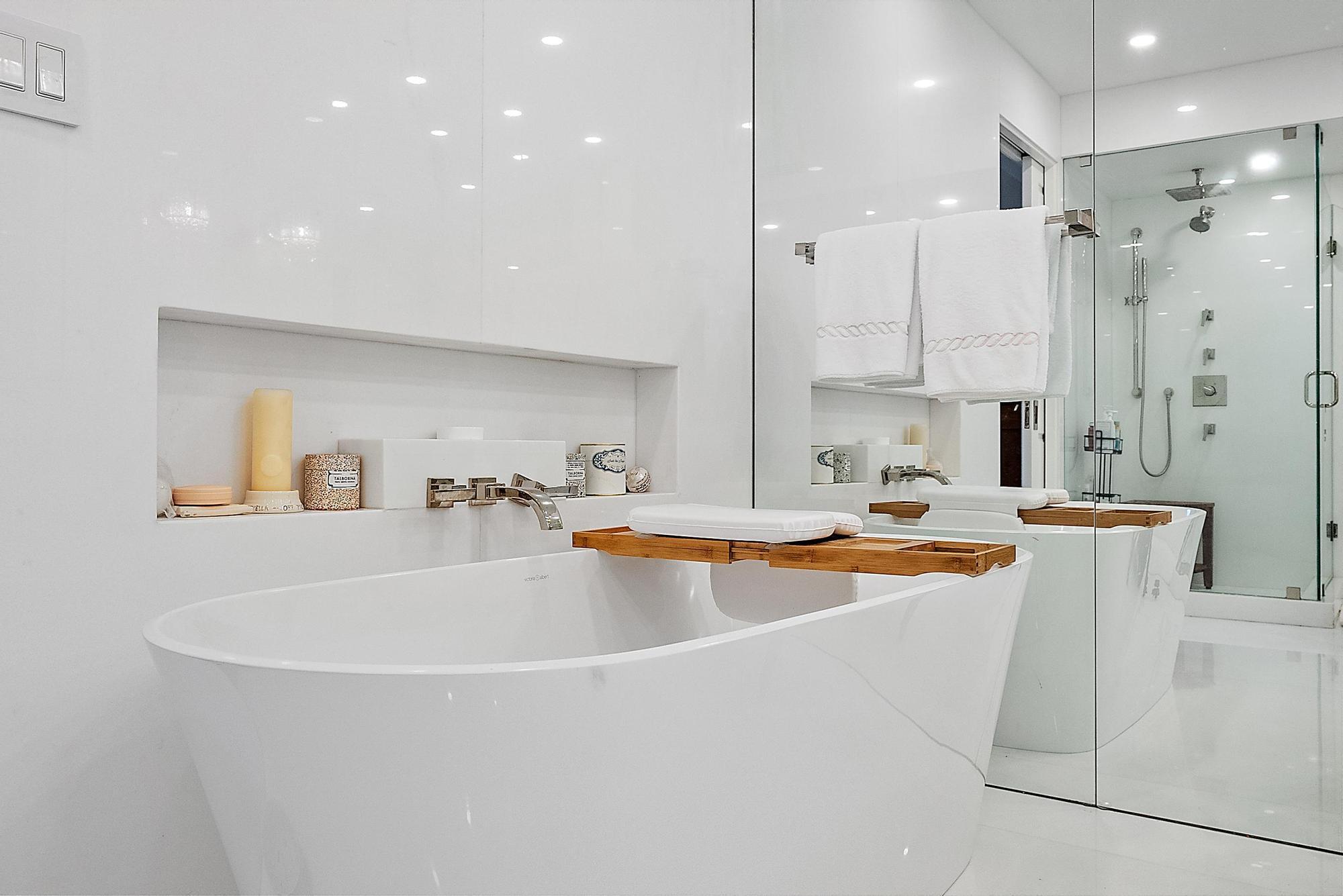 PALM BEACH TOWERS CONDO - Residential