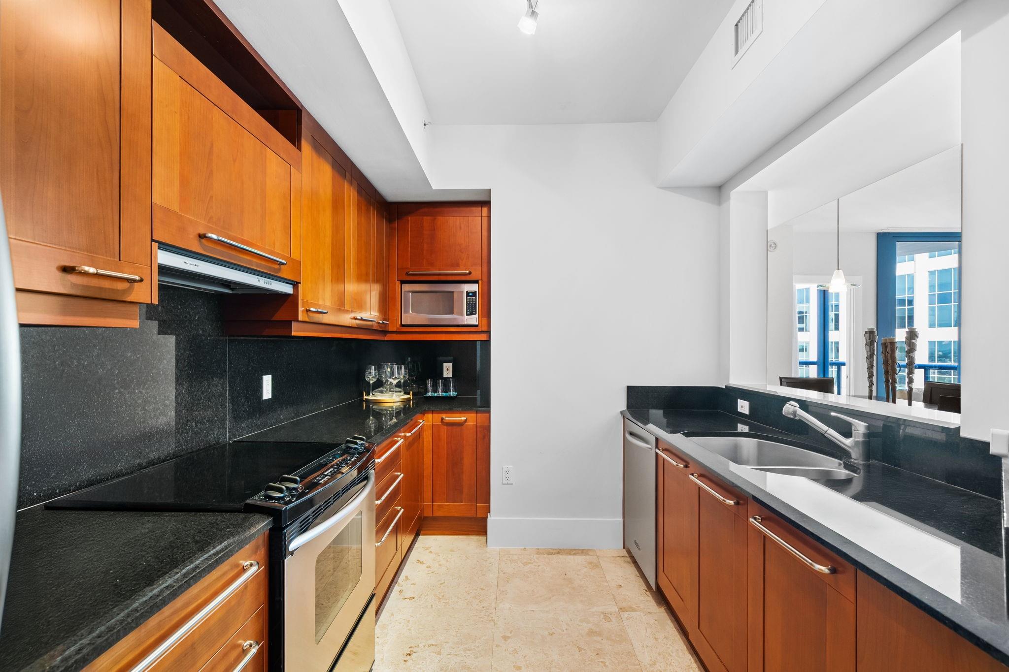 LAS OLAS RIVER HOUSE - Residential