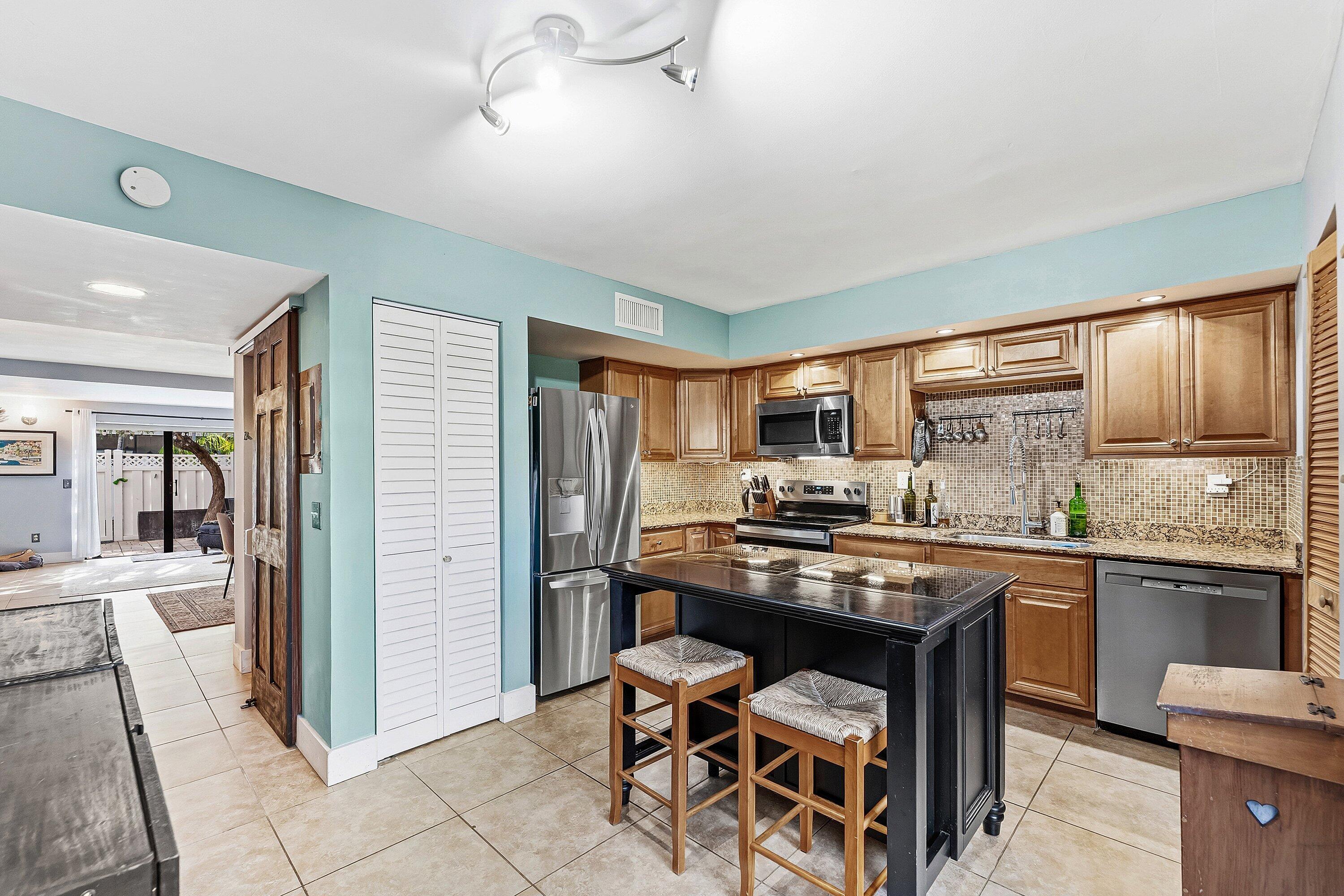 IBIZA CONDO - Residential