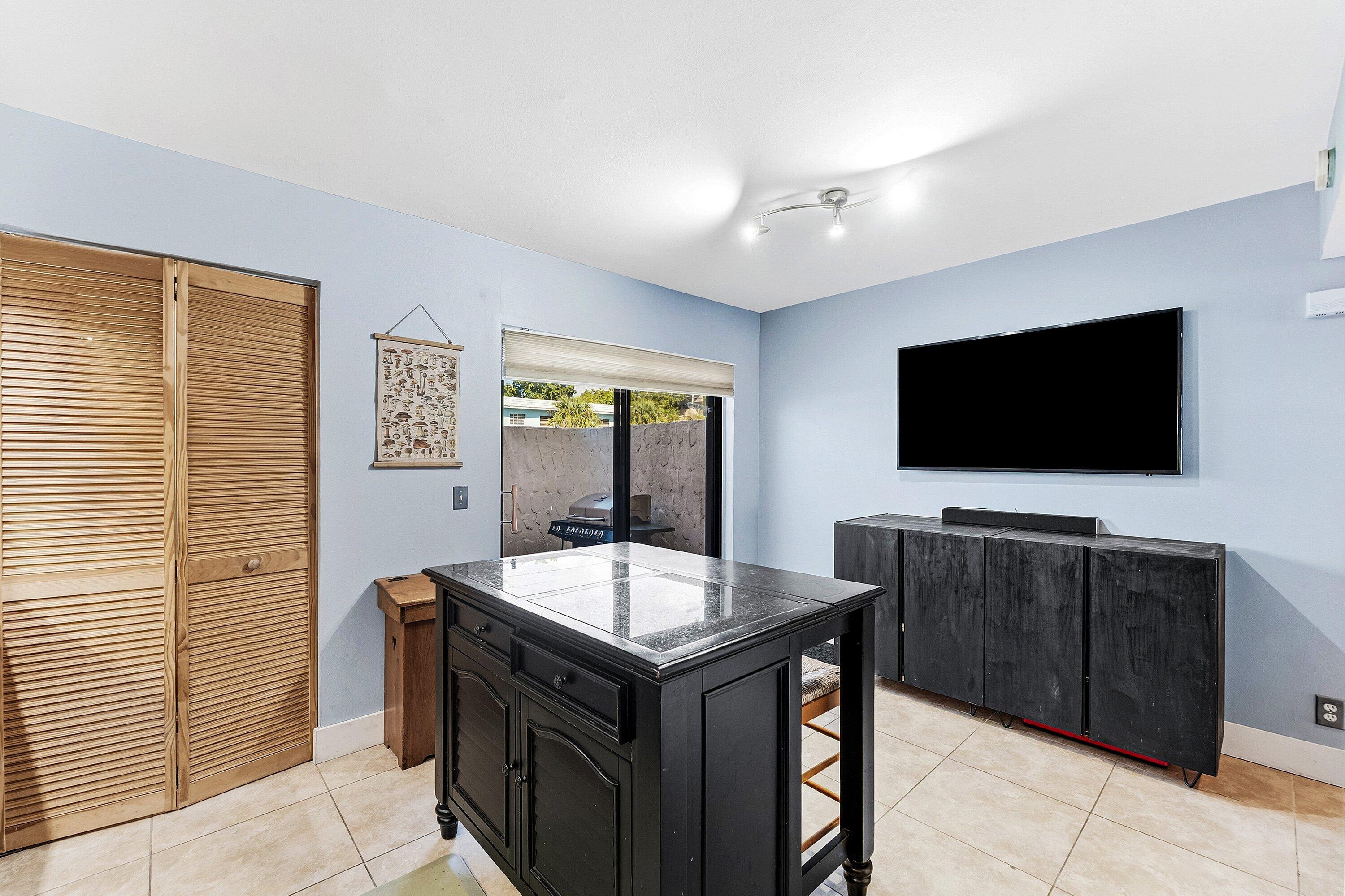 IBIZA CONDO - Residential