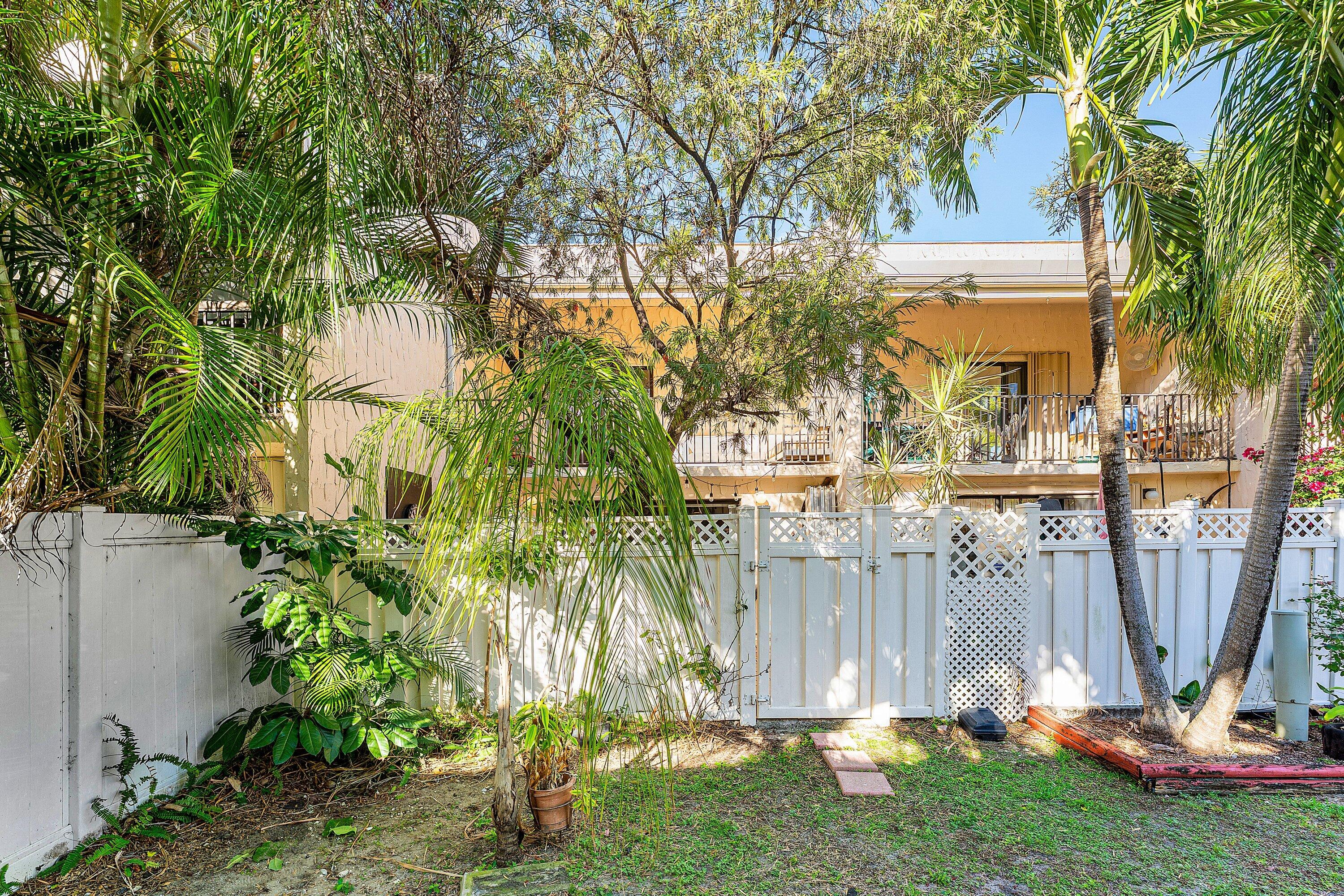 IBIZA CONDO - Residential