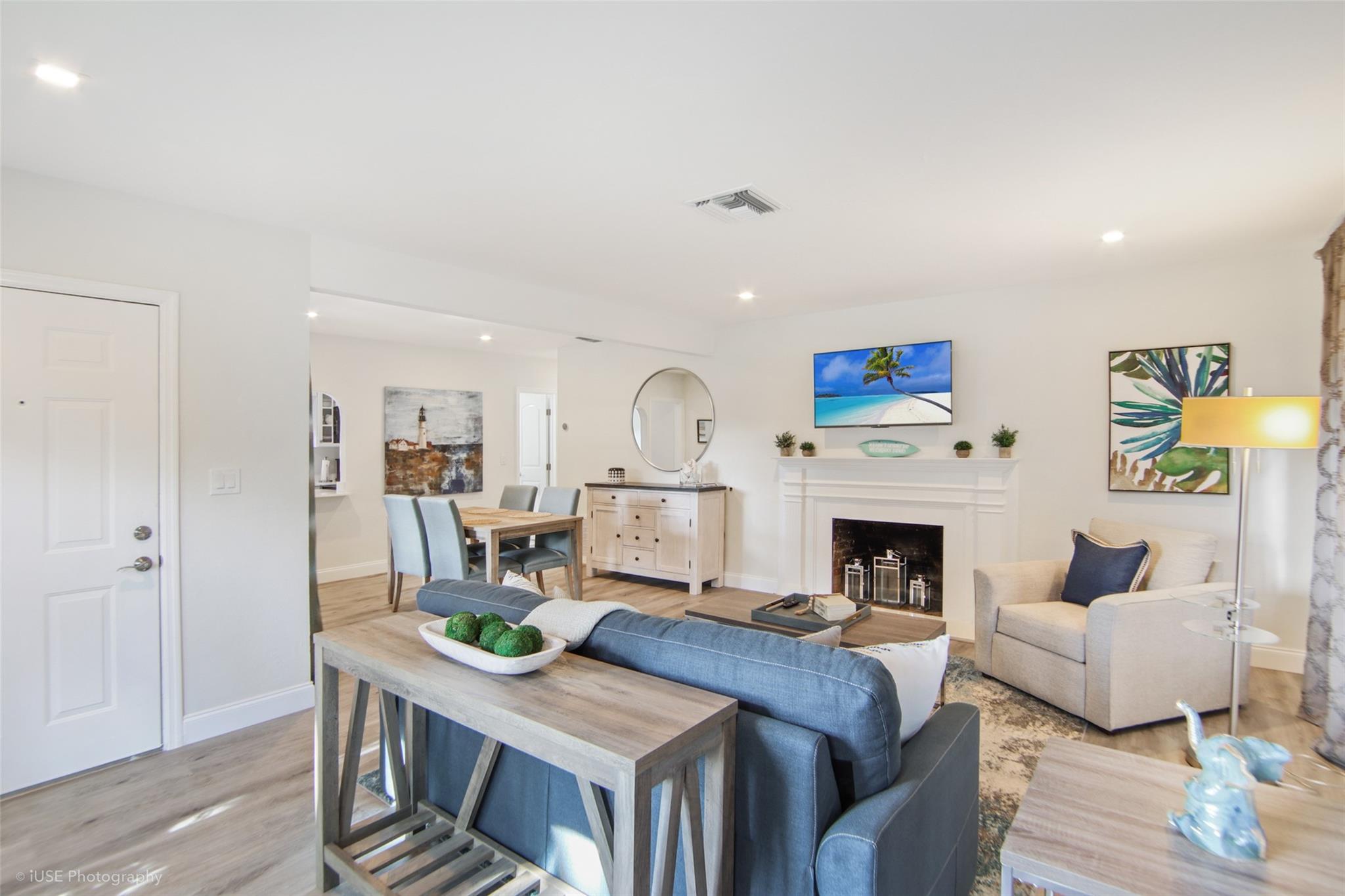 328 Riviera Isle Dr