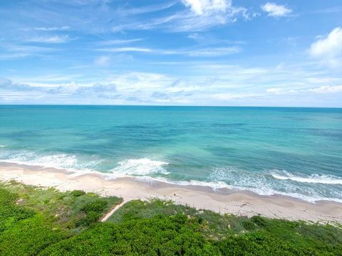 A home in Hutchinson Island