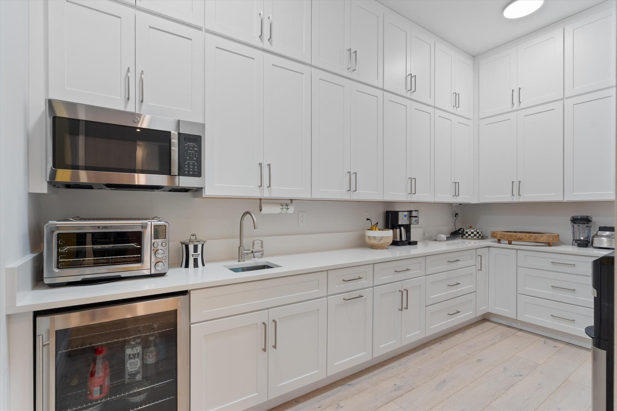 S/D OF 8-46-43 - Residential