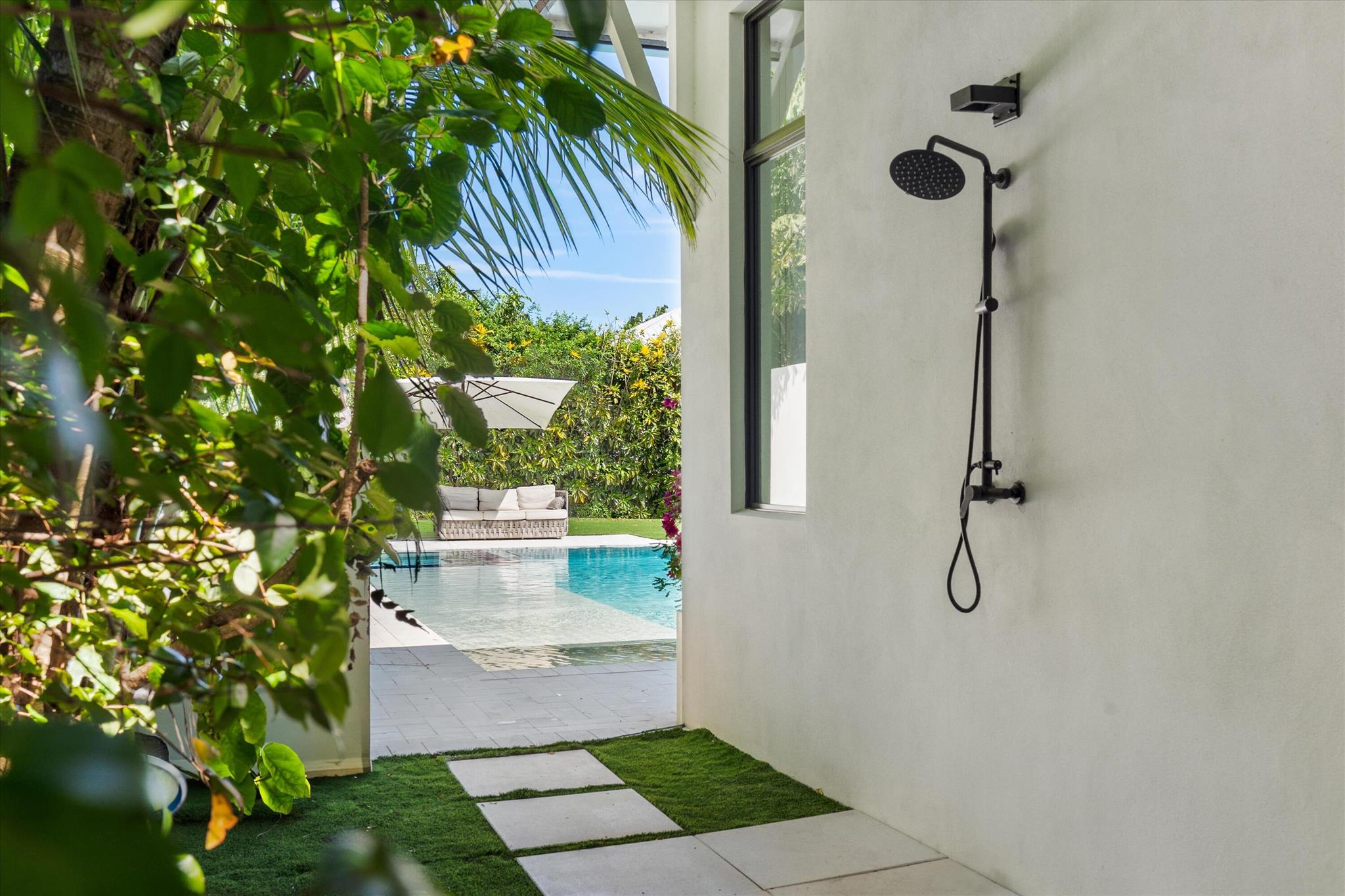 S/D OF 8-46-43 - Residential