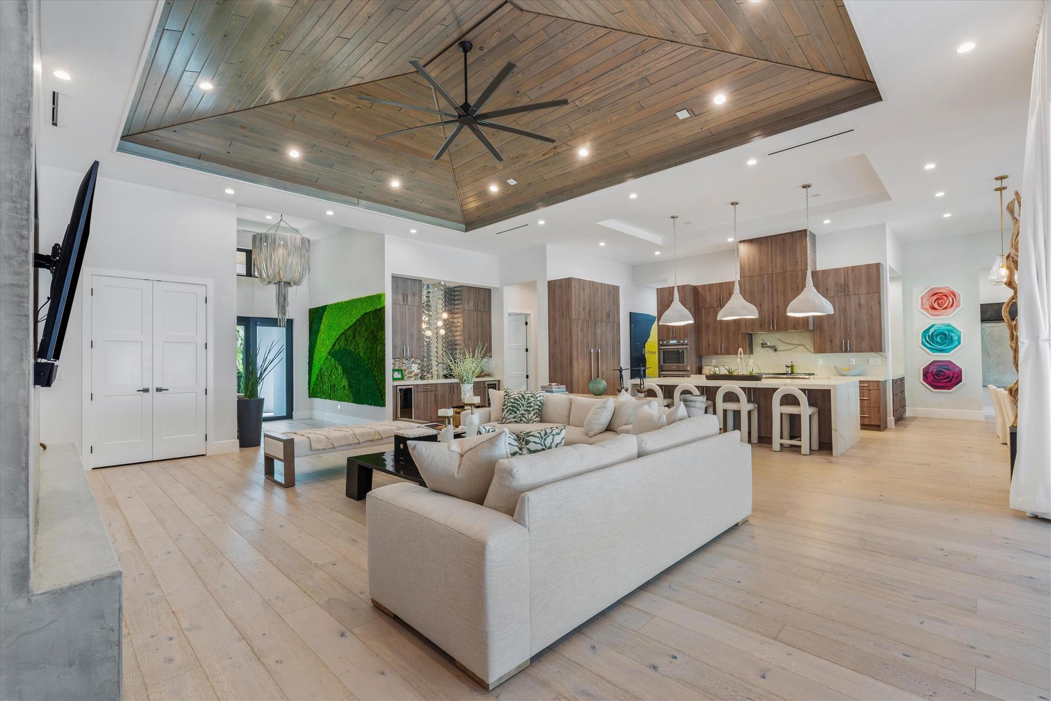 S/D OF 8-46-43 - Residential