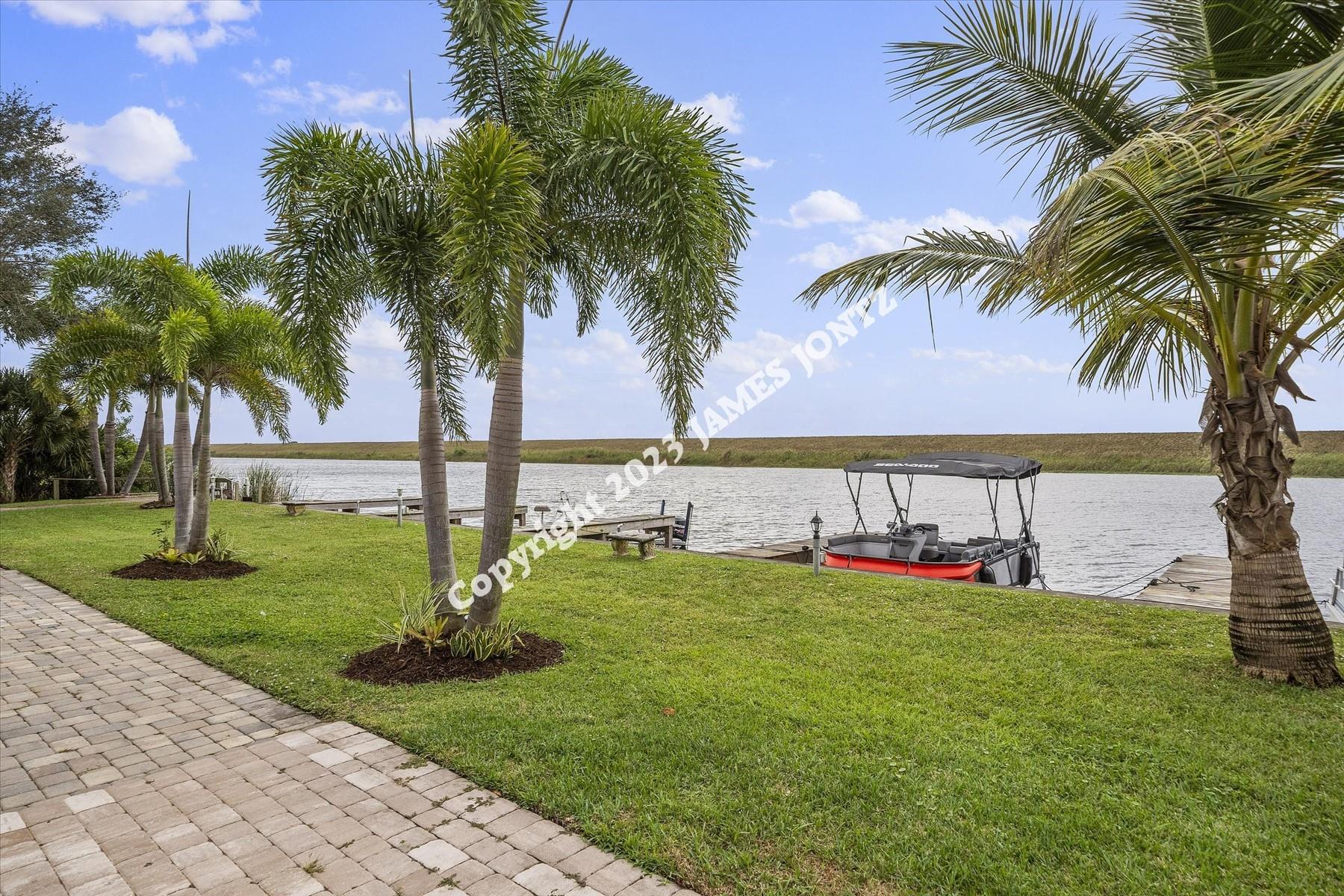 Log Harbor Condo - Residential