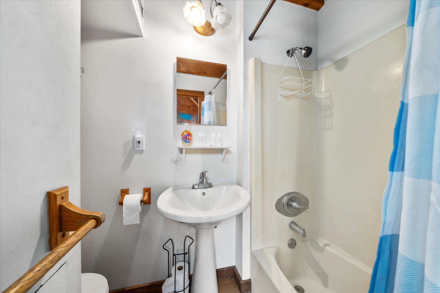 Log Harbor Condo - Residential