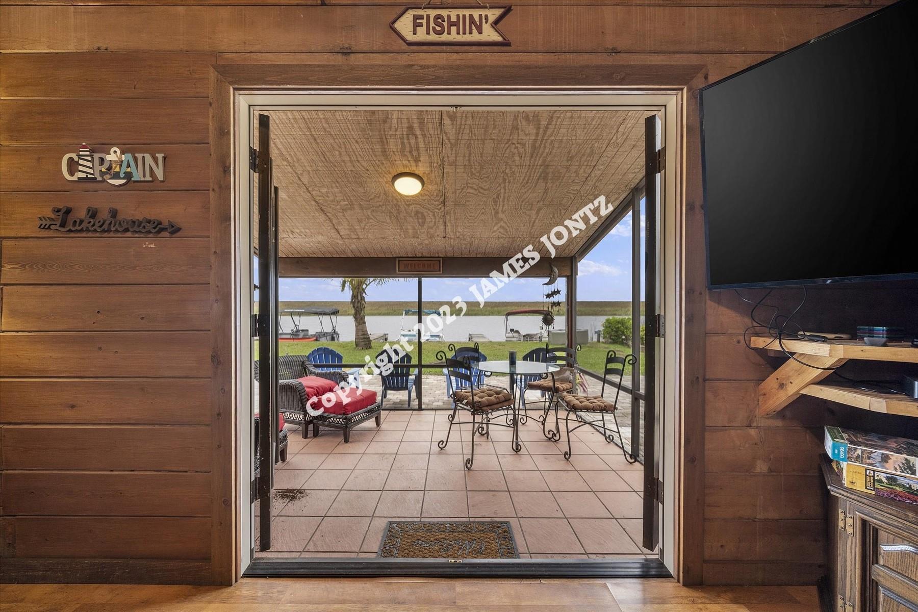 Log Harbor Condo - Residential