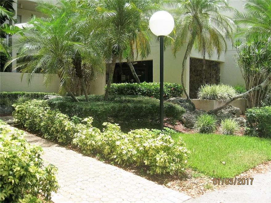 Beautiful Unit! This is a large unit w/ open floor w/ lots of living space & large windows along the back to allow the setting sun in the evening. It has a Large Master bedroom, new flooring, freshly painted w/ light and bright colors,  kitchen is perfect with all new appliances, laundry room w/ full size washer & dryer. Community pool, basic cable + package included. Located in desirable Township community that offers pool, tennis, 2 story gym, spa, sauna, racquet club and mush more. A must see.