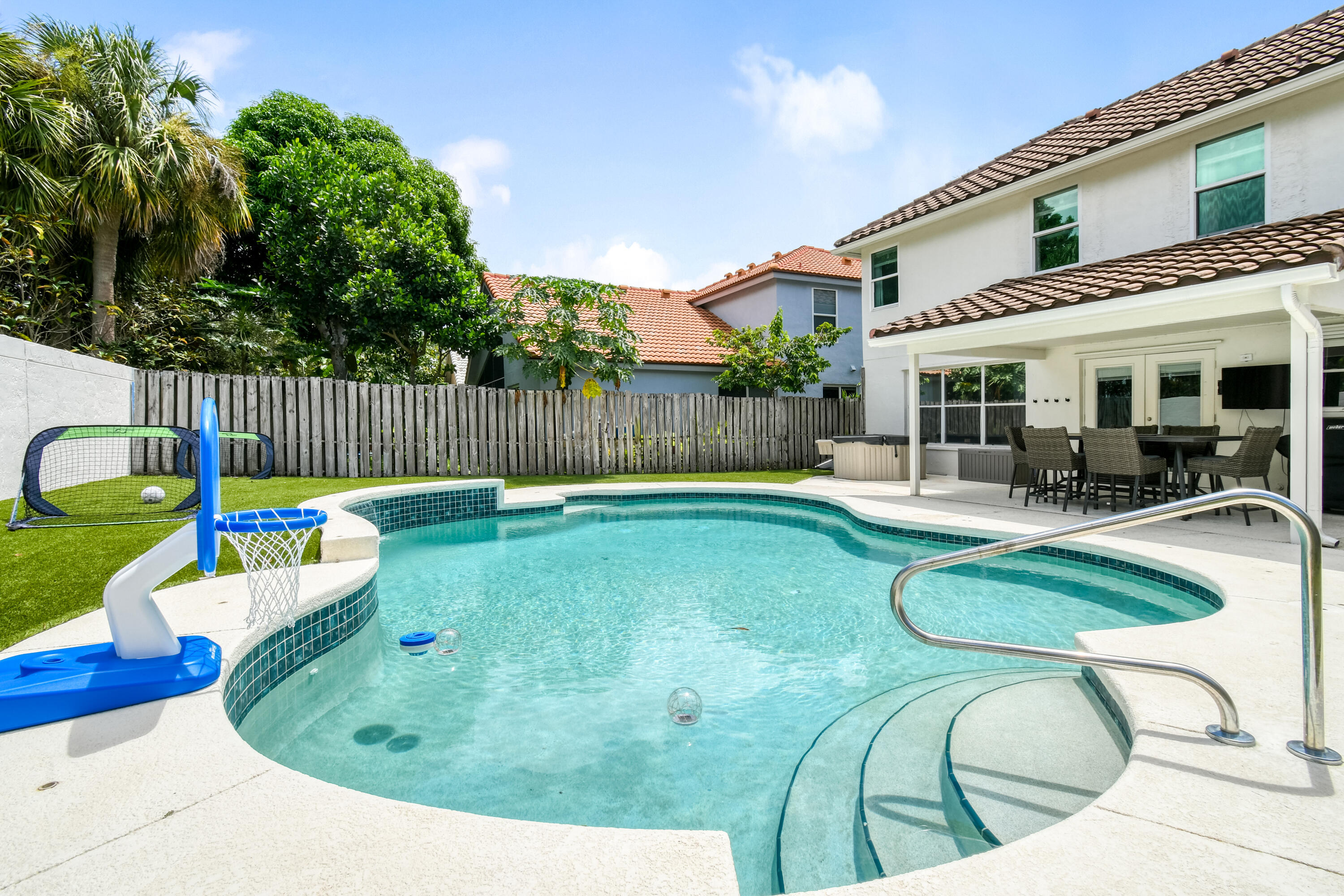 STONEBRIAR AT MAPLEWOOD - Residential