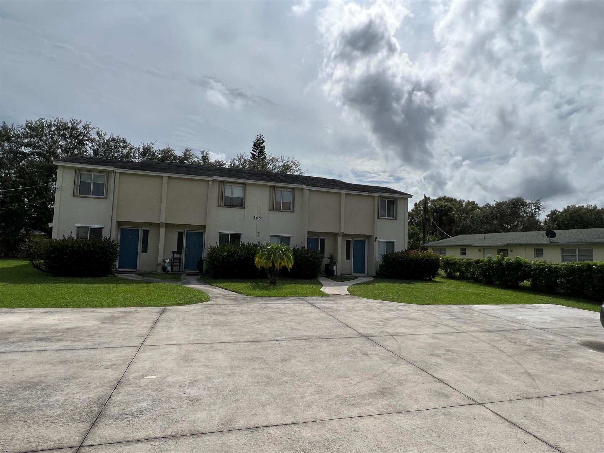 DIXIELAND SUBDIVISION - Residential Lease