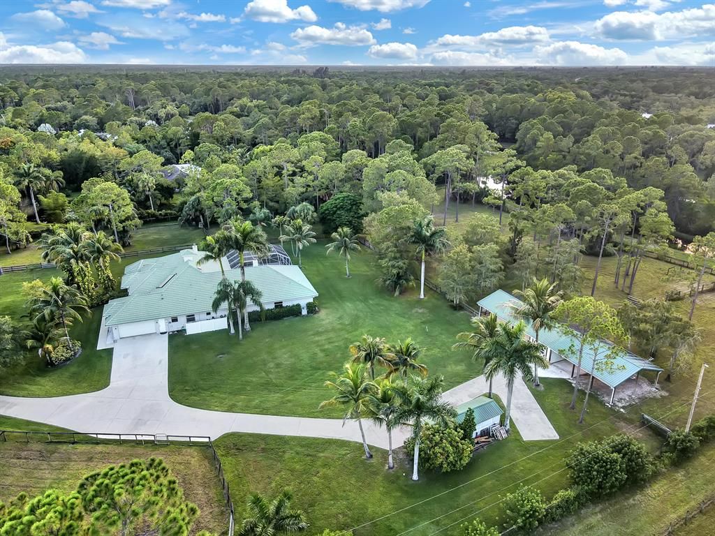 Photo of 12863 Mallard Creek Drive, Palm Beach Gardens, FL 33418 (MLS # R10737511)