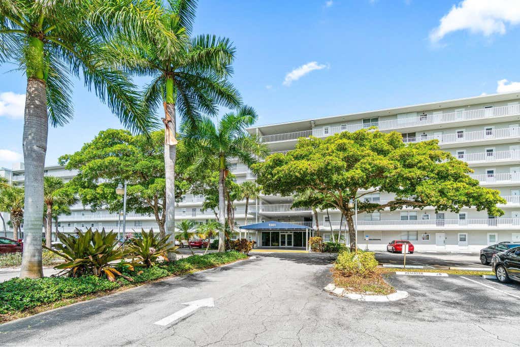 Photo of 5961 NW 2ND Avenue #PH-E, Boca Raton, FL 33487 (MLS # B26059605)