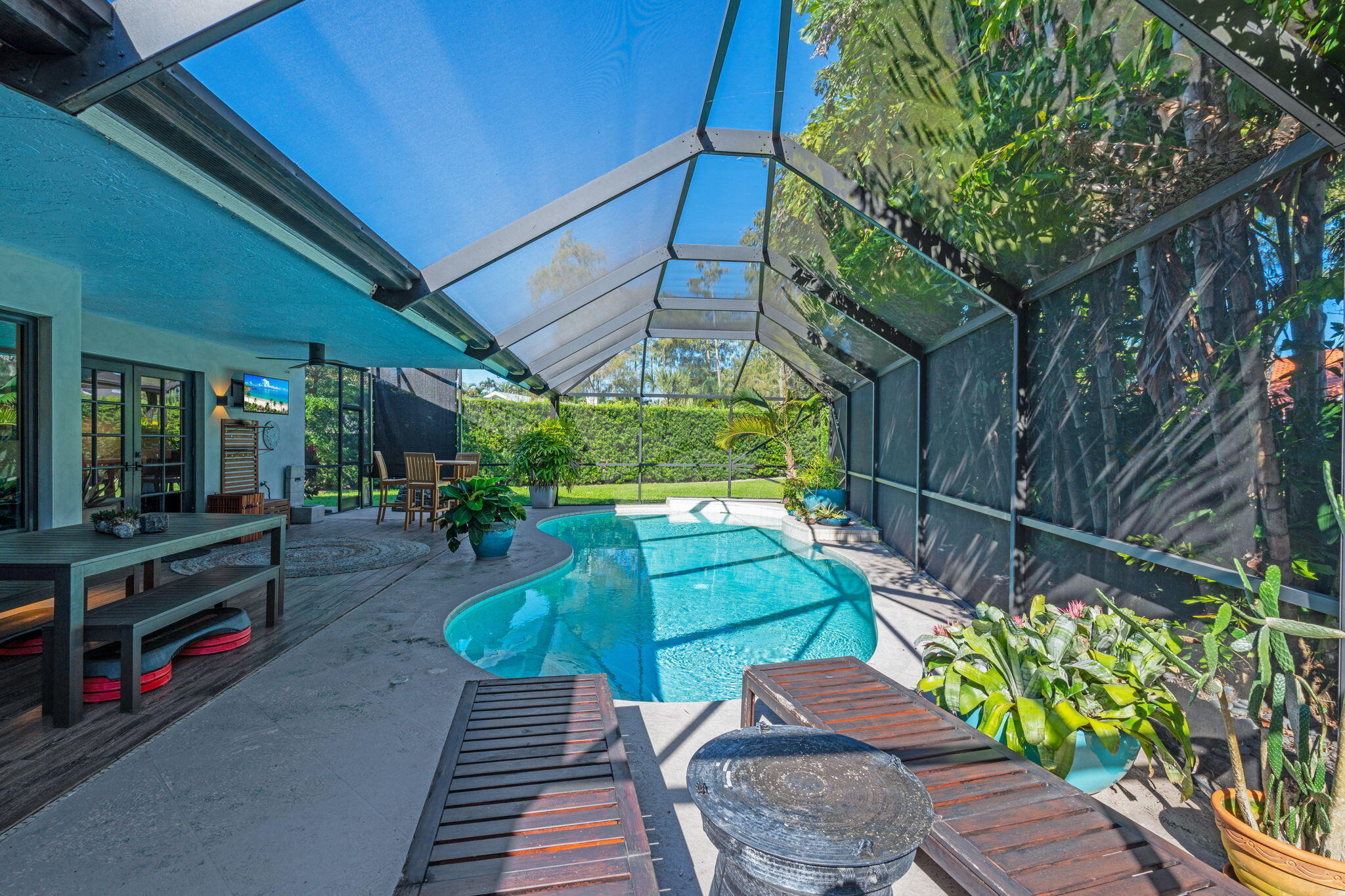 SUGAR POND MANOR OF WELLINGTON - Residential