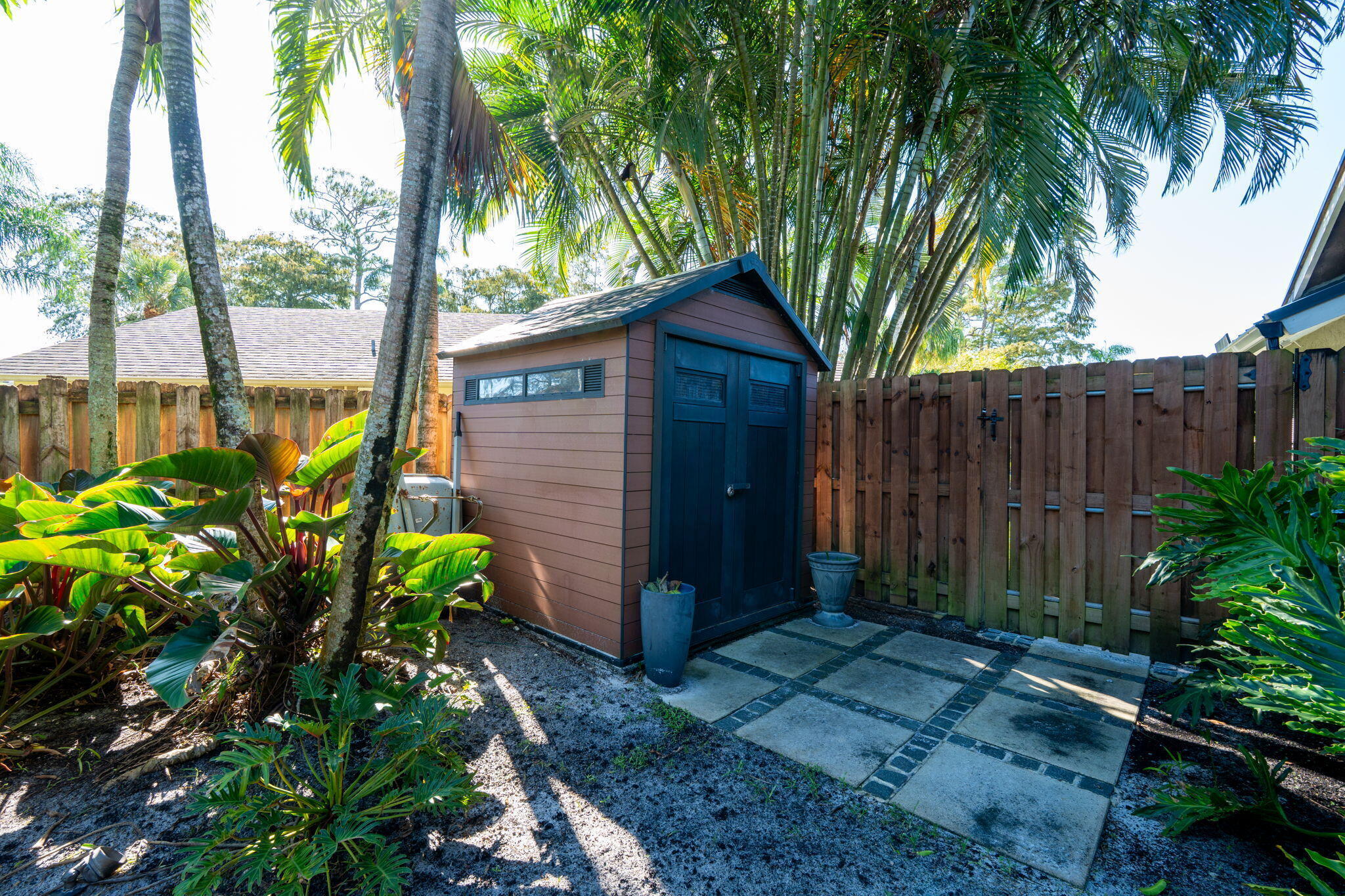 SUGAR POND MANOR OF WELLINGTON - Residential