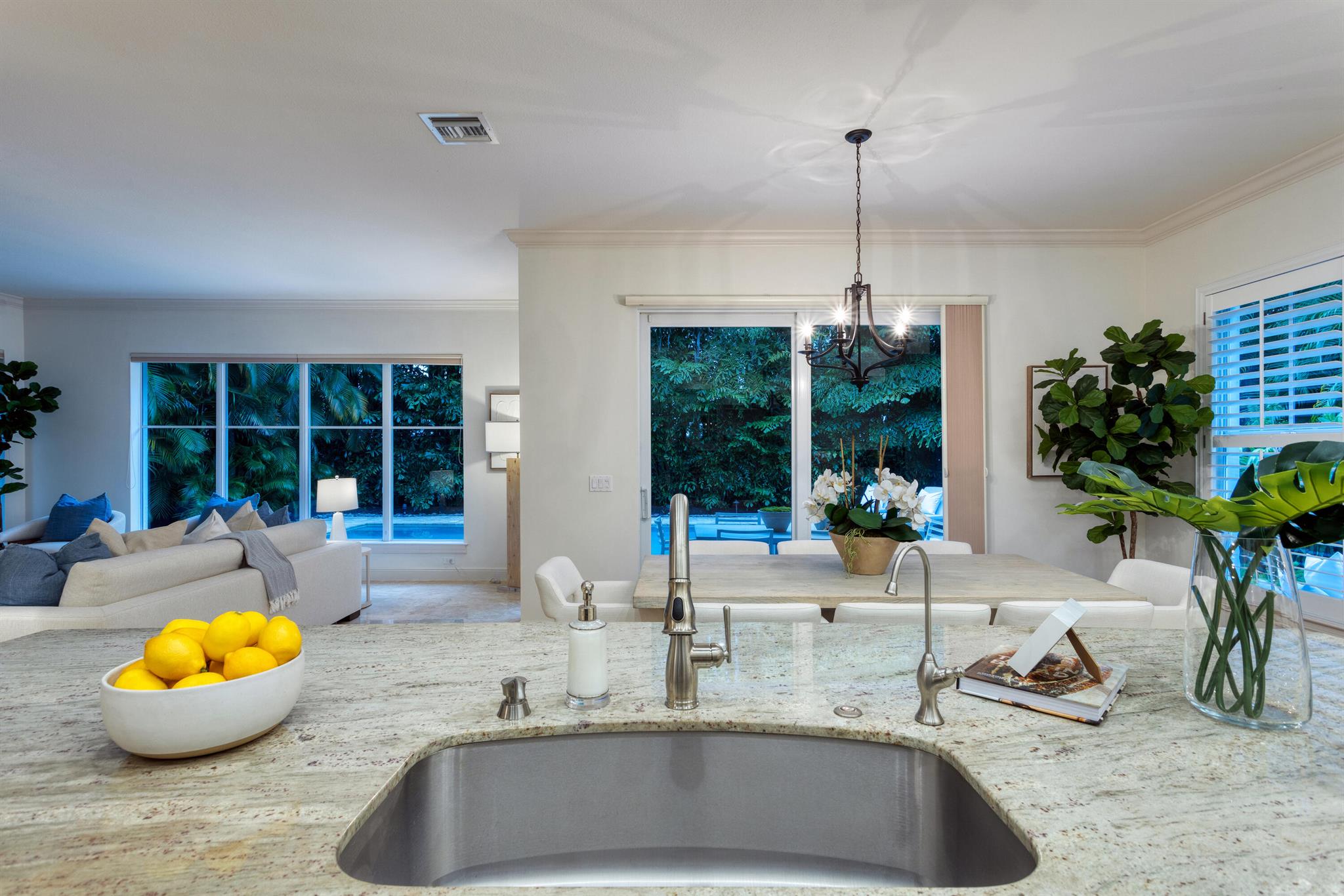 KINGS COURT - Residential